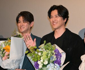 映画『アギト 超能力戦争 』大ヒット御礼舞台あいさつに登壇した（左から）賀集利樹、要潤 （C）ORICON NewS inc.