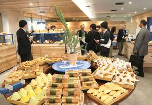 佐渡汽船新潟港ターミナルにオープンするベーカリーカフェ「FUN!NEL」=新潟市中央区