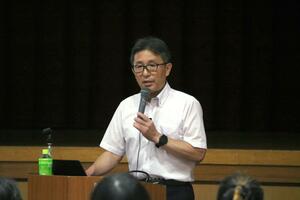 市民らが、フレイルの予防や改善方法を学んだ講演会=佐渡市千種