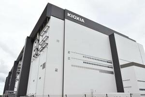 　キオクシアの工場＝２０２４年８月、三重県四日市市