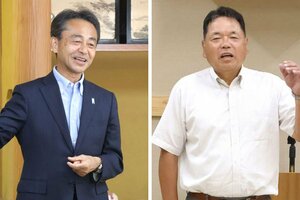 町内会単位の集会で話す井畑明彦さん=胎内市東本町(左)とミニ集会で有権者に訴える薄田智さん=胎内市黒川