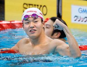 男子100メートルバタフライで、短水路日本記録に並ぶ49秒54で優勝した五味智信=東京アクアティクスセンター