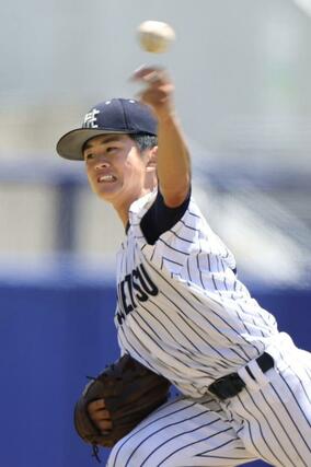 北越－新潟産大付　３番手で登板した北越のエース手戸芳紘＝エコスタ