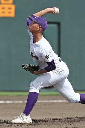 東京学館の先発髙橋遵＝三条市パールスタ