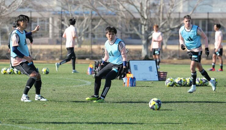 J1アルビレックス新潟の1次キャンプ8日目。=1月20日、宮崎県西都市の清水台総合公園
