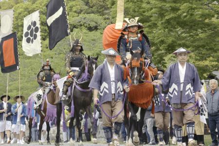 相馬野馬追、武者が出陣式 福島、戦国絵巻さながら | 新潟日報
