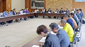 7月のフジロックフェスティバルに向けて開かれた協議会=湯沢町役場