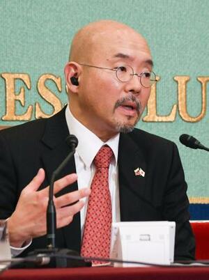 　記者会見するベネズエラのセイコウ・イシカワ駐日大使＝４日午後、東京・内幸町の日本記者クラブ