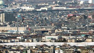 住宅が立ち並ぶ長岡市。耐震化がなされていない住宅が、高齢者世帯を中心に多くある=長岡市