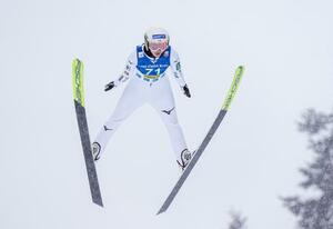 　Ｗ杯ジャンプ女子個人第１４戦の丸山希の飛躍＝フィラハ（共同）