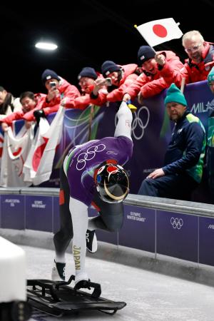 　男子４回戦　スタートする高橋弘篤＝コルティナダンペッツォ（共同）