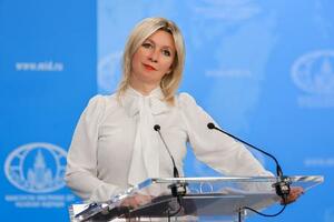 記者会見するロシア外務省のザハロワ情報局長=16日、モスクワ(ロシア外務省提供・共同)
