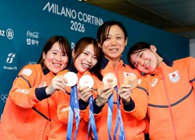 スピード追い抜き、表彰台死守 喜ぶ高木、節目のメダル | 新潟日報