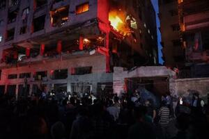 　パレスチナ自治区ガザ北部ガザ市で、イスラエルの攻撃を受けた建物＝１５日（ゲッティ＝共同）