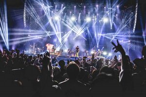 PEOPLE 1 Photo by 渡邉一生