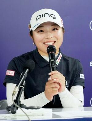 プロアマ戦を終え、記者会見する佐久間朱莉=10日、大洗GC