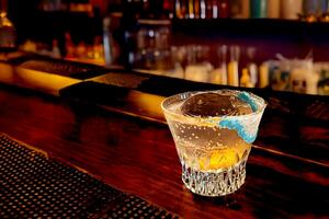 クラフトジンを使ったオリジナルメニューの「新潟ジントニック」