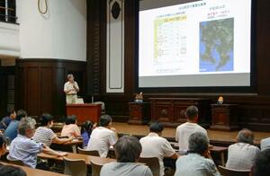 　東京・上野の国立科学博物館で開かれた火山防災に関する講演会＝２４日