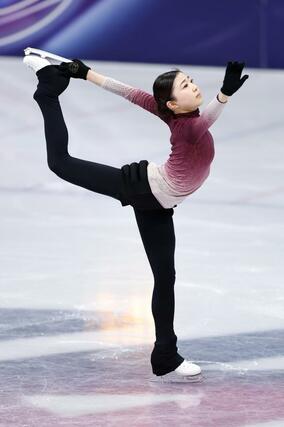 公式練習で調整する千葉百音＝ミラノ（共同）