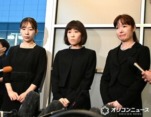 事務所の大先輩・中村玉緒さんを偲んだ(左から)岩佐美咲、水森かおり、田川寿美 (C)ORICON NewS inc.