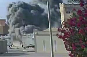 イスラエル軍による攻撃を捉えた監視カメラの映像=9日、カタールの首都ドーハ(ゲッティ=共同)