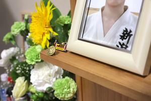 亡くなった男子生徒の遺影＝新潟市