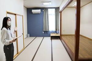 学生らが安く泊まることができる「ゲストハウスときわ」=佐渡市泉