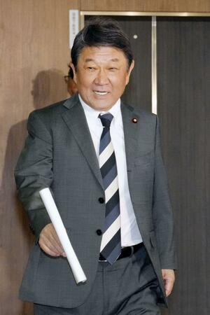 派閥の臨時会合に臨む茂木敏充幹事長=4月17日、自民党本部