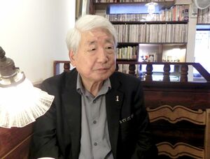 藤蔭静樹について「文学芸者と称されるほどの知性を備えていた」と語る江畑忠彦さん=東京都葛飾区