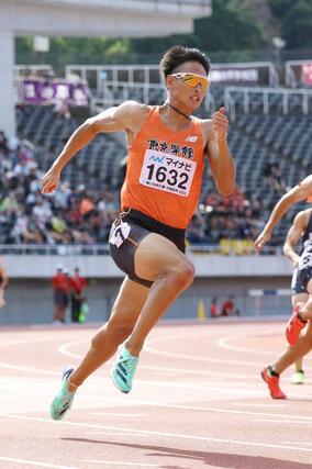 男子200メートル決勝(タイムレース) 準優勝した佐藤克樹(東京学館)=7月28日、広島市