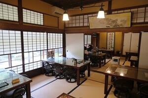 国の登録有形文化財でもある創業者の住居を改装した飲食店「魚や片桐寅吉」=新潟市中央区