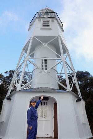 初点灯から130年の節目を迎えた姫埼灯台=佐渡市両津大川