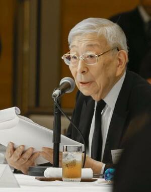 石破首相と面会する被団協代表理事の田中聡司さん=6日午前、広島市中区