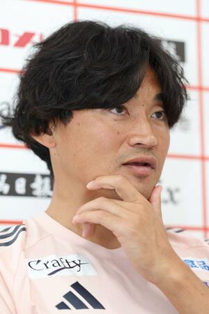 インタビューに答えるＤＦ千葉和彦