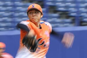 7回1失点と好投し、初勝利を飾った先発の笠原祥太郎=エコスタ(写真映像部・大橋奎介)