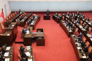 東京電力柏崎刈羽原発のテロ対策施設の完成遅れなどについて議論した連合委員会=3月11日、県議会