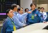 柏崎刈羽原発６号機の中央制御室を視察する赤沢亮正経済産業相（左から３人目）と山田賢司副大臣（左から２人目）＝２５日午後１時１７分、新潟県柏崎市、刈羽村（代表撮影）