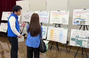 リニア中央新幹線静岡工区の着工に向け、静岡県藤枝市で開かれた住民説明会=22日午前(JR東海提供)