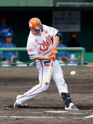 ２回オイシックス２死、中山翔太が本塁打を放ち先制＝長岡市悠久山