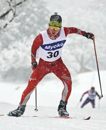 男子10キロフリー 優勝した岡田幸輝(十日町)=妙高市