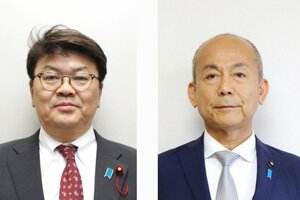 新潟市議会の議長に選出された小野清一郎氏(左)と副議長に就いた深谷成信氏
