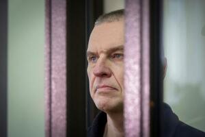 ベラルーシの裁判所で立つアンジェイ・ポチョブト氏=2023年1月(AP=共同)