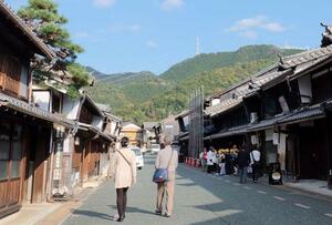 　商家などが軒を連ねる「うだつの上がる町並み」＝岐阜県美濃市
