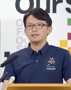 　兵庫県庁で記者会見する斎藤元彦知事＝２６日