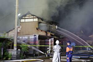 新発田市五十公野で発生した建物火災＝９月１０日