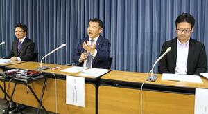 イコモスの勧告を伝える文化庁の会見=6月6日、東京都