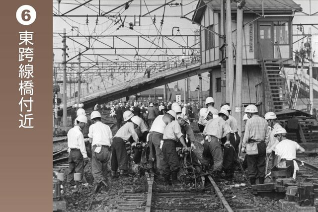 右端・左端のボタンを押すとほかの画像が見られます