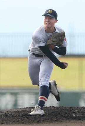 日本文理－高岡第一　日本文理の先発・染谷崇史＝高岡西部総合公園野球場