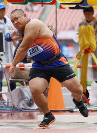 Ｕ２０男子砲丸投げ　２位だった田村凪（開志国際高）＝デンカビッグスワン