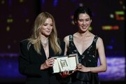 ［動画あり］カンヌ映画祭女優賞の岡本多緒さん、濱口竜介監督らと記者会見